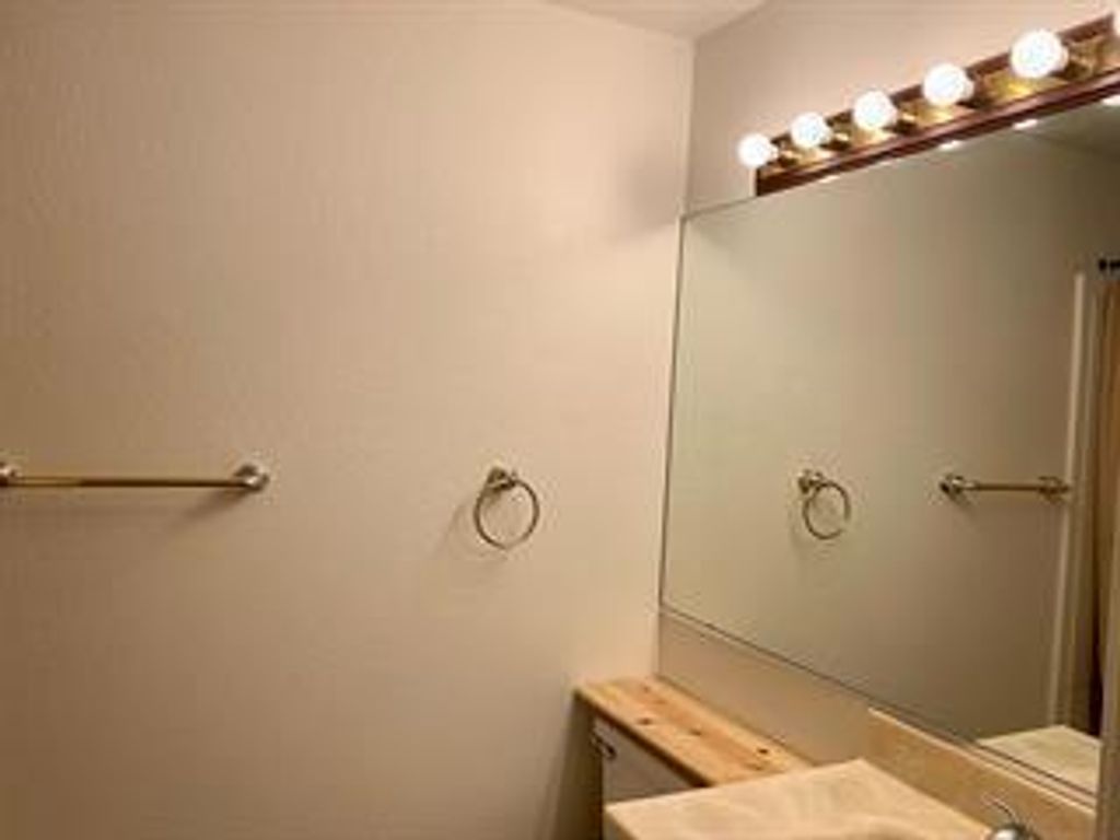 Image 18 of property listing at 5693 Makati Circle D, San Jose, CA 95123