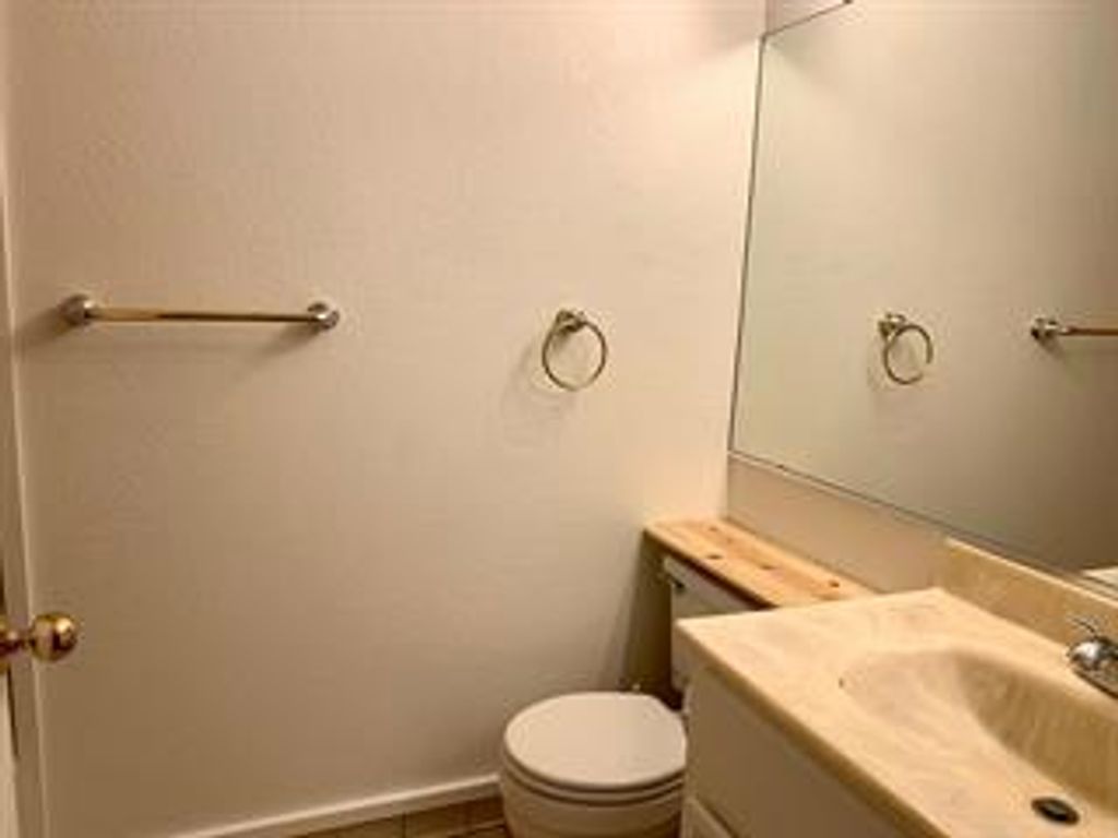 Image 19 of property listing at 5693 Makati Circle D, San Jose, CA 95123