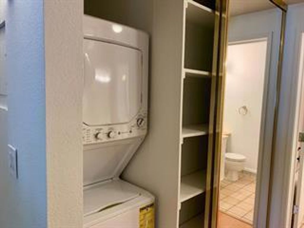 Image 7 of property listing at 5693 Makati Circle D, San Jose, CA 95123