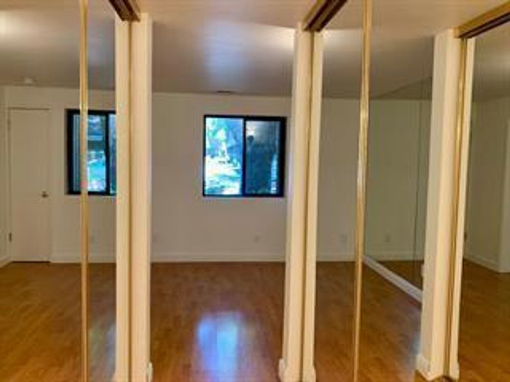 Image 8 of property listing at 5693 Makati Circle D, San Jose, CA 95123