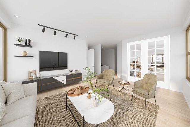 247 E Chestnut Street 2004, Chicago, IL 60611