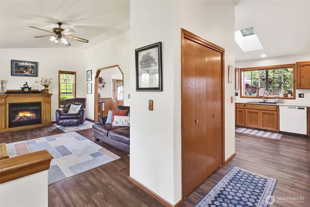 1048 Edgewater Lane, Lynden, WA 98264