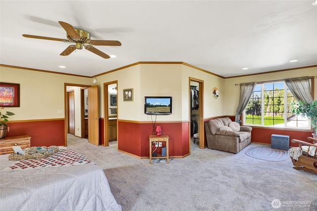 1048 Edgewater Lane, Lynden, WA 98264