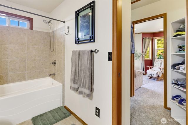1048 Edgewater Lane, Lynden, WA 98264