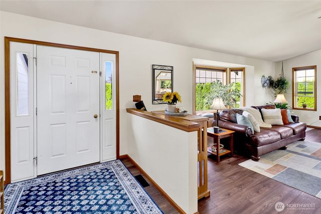 1048 Edgewater Lane, Lynden, WA 98264