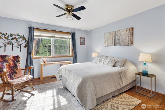 1048 Edgewater Lane, Lynden, WA 98264