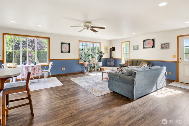 1048 Edgewater Lane, Lynden, WA 98264