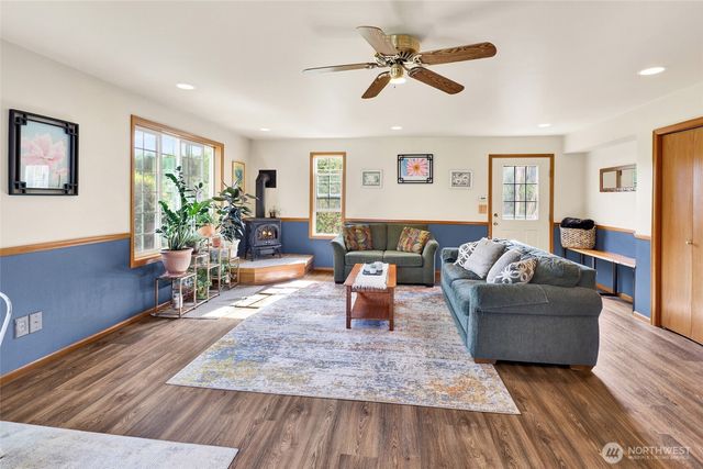 1048 Edgewater Lane, Lynden, WA 98264
