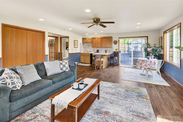 1048 Edgewater Lane, Lynden, WA 98264