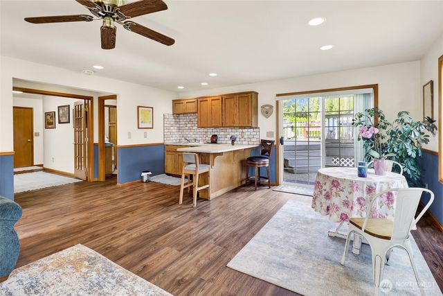 1048 Edgewater Lane, Lynden, WA 98264