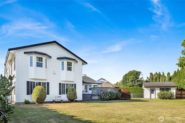 1048 Edgewater Lane, Lynden, WA 98264