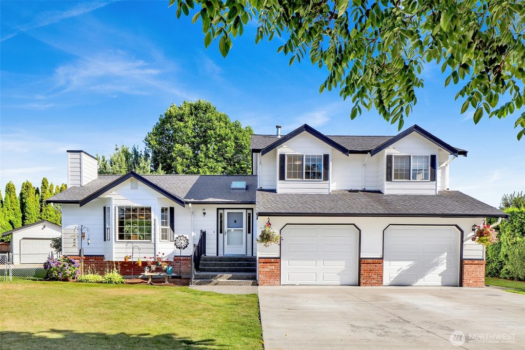 1048 Edgewater Lane, Lynden, WA 98264