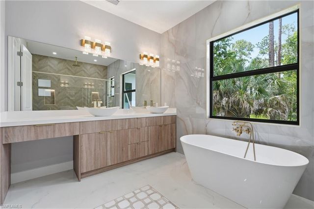 498 Wilson BLVD S, Naples, FL 34117