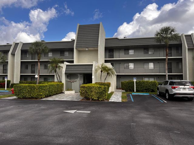4070 Tivoli Court 202, Lake Worth, FL 33467