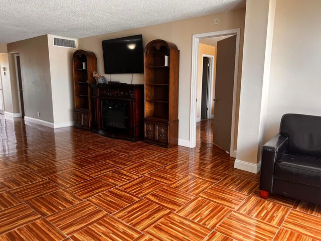 4070 Tivoli Court 202, Lake Worth, FL 33467