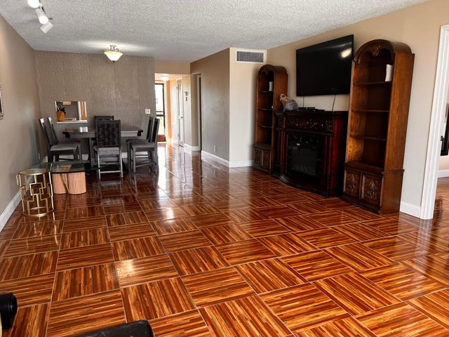 4070 Tivoli Court 202, Lake Worth, FL 33467