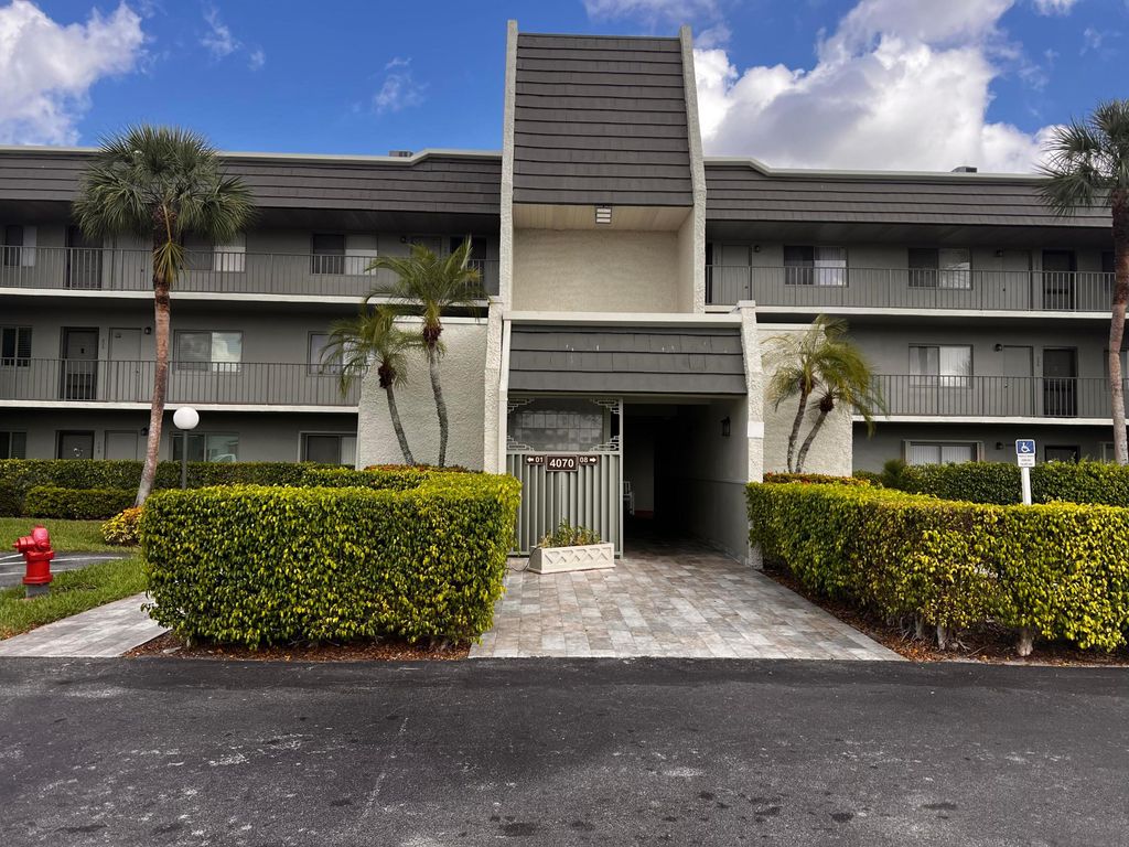 4070 Tivoli Court 202, Lake Worth, FL 33467
