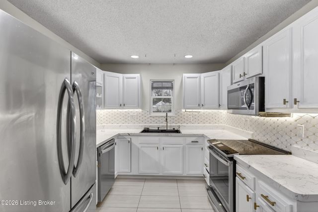 608 Iroquois Ave, Louisville, KY 40214