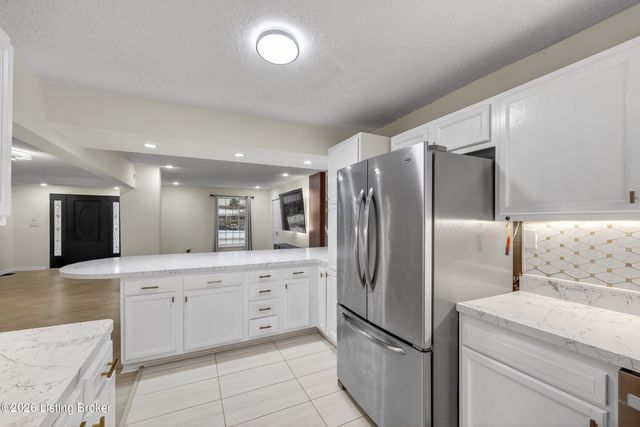 608 Iroquois Ave, Louisville, KY 40214