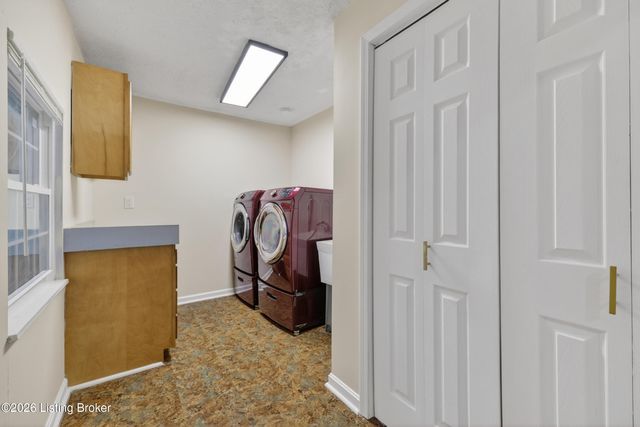 608 Iroquois Ave, Louisville, KY 40214