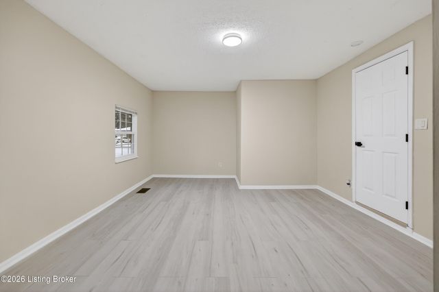 608 Iroquois Ave, Louisville, KY 40214