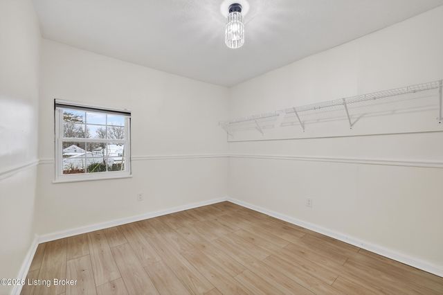 608 Iroquois Ave, Louisville, KY 40214