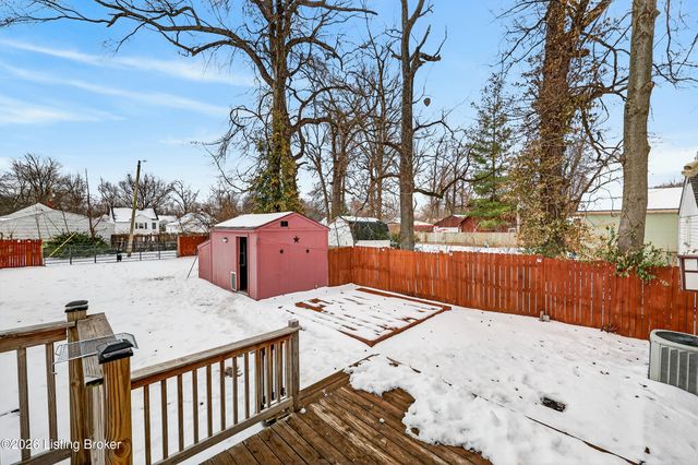 608 Iroquois Ave, Louisville, KY 40214