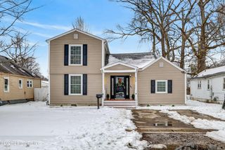608 Iroquois Ave, Louisville, KY 40214