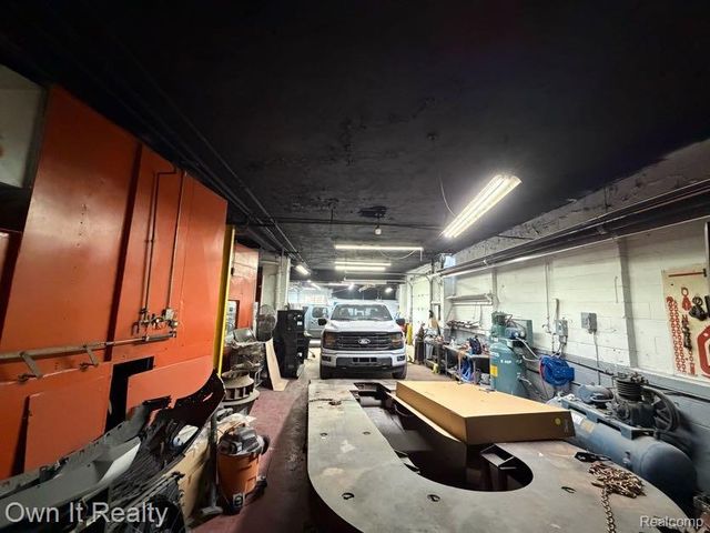 5410 Oakman Boulevard, Dearborn, MI 48126