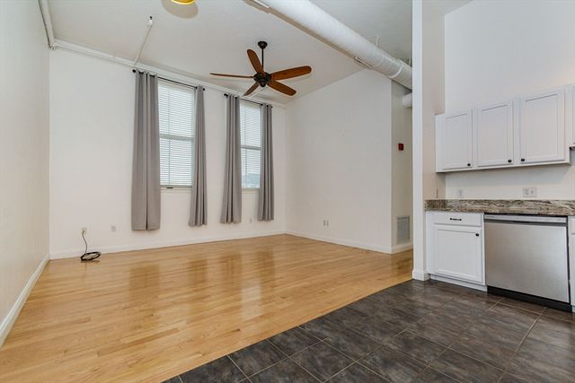 940 Main St 22, Tewksbury, MA 01876