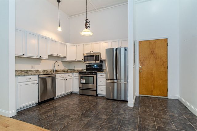 940 Main St 22, Tewksbury, MA 01876