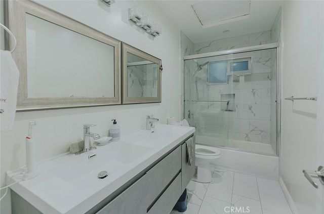 15439 Hart Street, Van Nuys, CA 91406