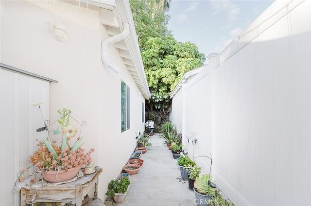 15439 Hart Street, Van Nuys, CA 91406