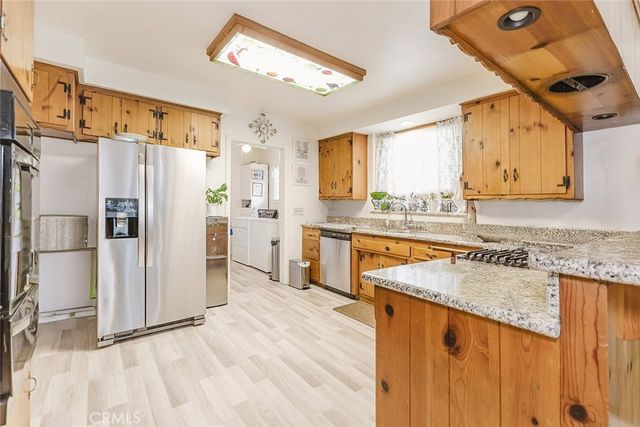 15439 Hart Street, Van Nuys, CA 91406