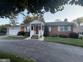 537 TUSCAWILLA DR, Charles Town, WV 25414