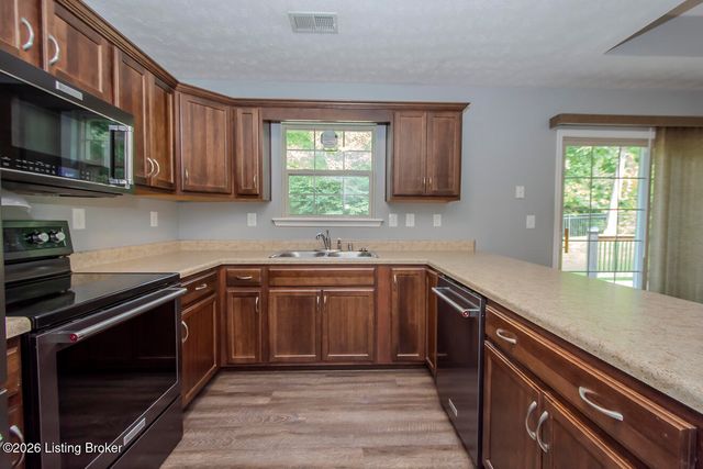 16420 Taunton Vale Rd, Louisville, KY 40245