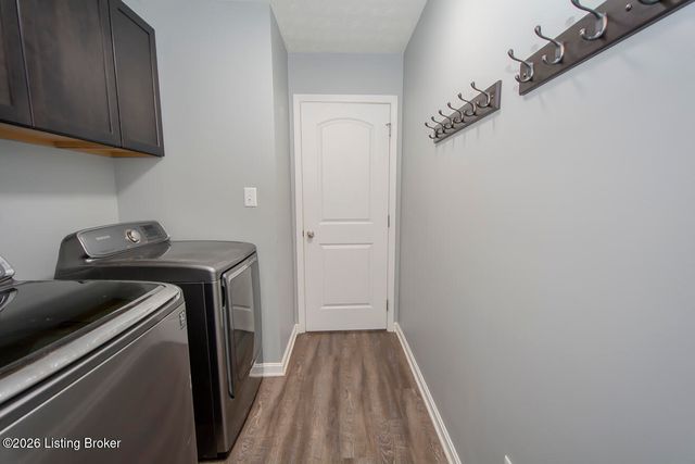 16420 Taunton Vale Rd, Louisville, KY 40245
