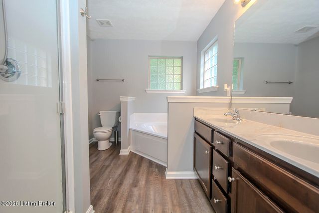 16420 Taunton Vale Rd, Louisville, KY 40245