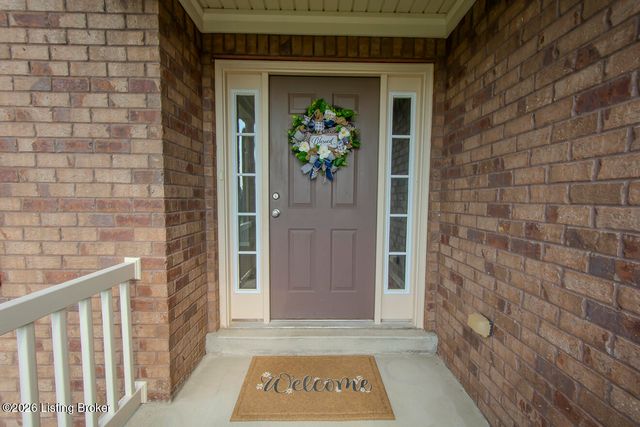 16420 Taunton Vale Rd, Louisville, KY 40245
