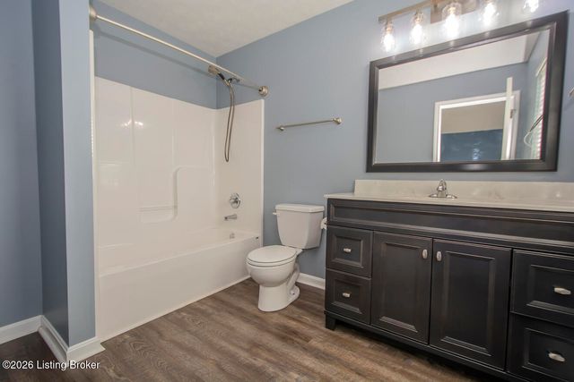 16420 Taunton Vale Rd, Louisville, KY 40245