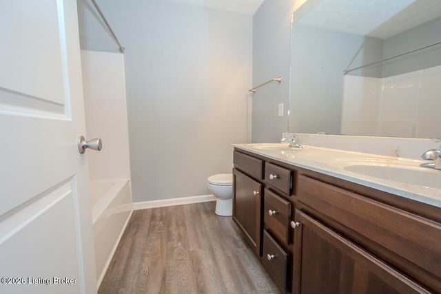 16420 Taunton Vale Rd, Louisville, KY 40245