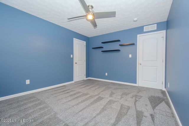 16420 Taunton Vale Rd, Louisville, KY 40245