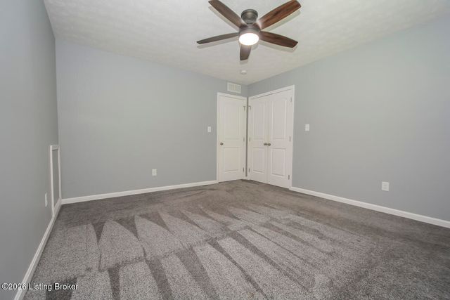 16420 Taunton Vale Rd, Louisville, KY 40245