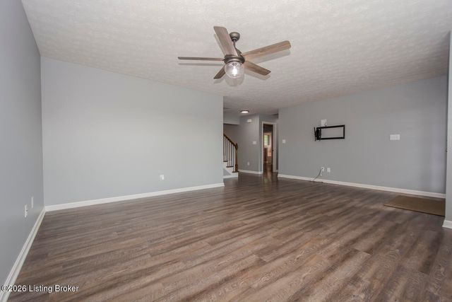 16420 Taunton Vale Rd, Louisville, KY 40245