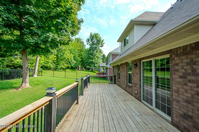 16420 Taunton Vale Rd, Louisville, KY 40245