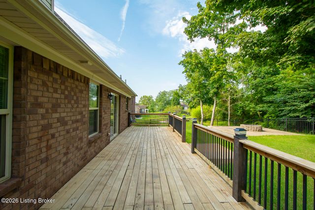 16420 Taunton Vale Rd, Louisville, KY 40245