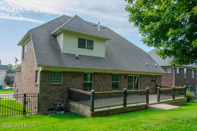 16420 Taunton Vale Rd, Louisville, KY 40245