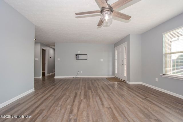 16420 Taunton Vale Rd, Louisville, KY 40245