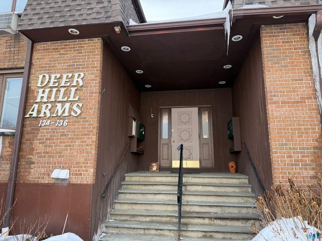 136 Deer Hill Avenue A6, Danbury, CT 06810