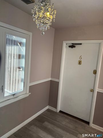 136 Deer Hill Avenue A6, Danbury, CT 06810